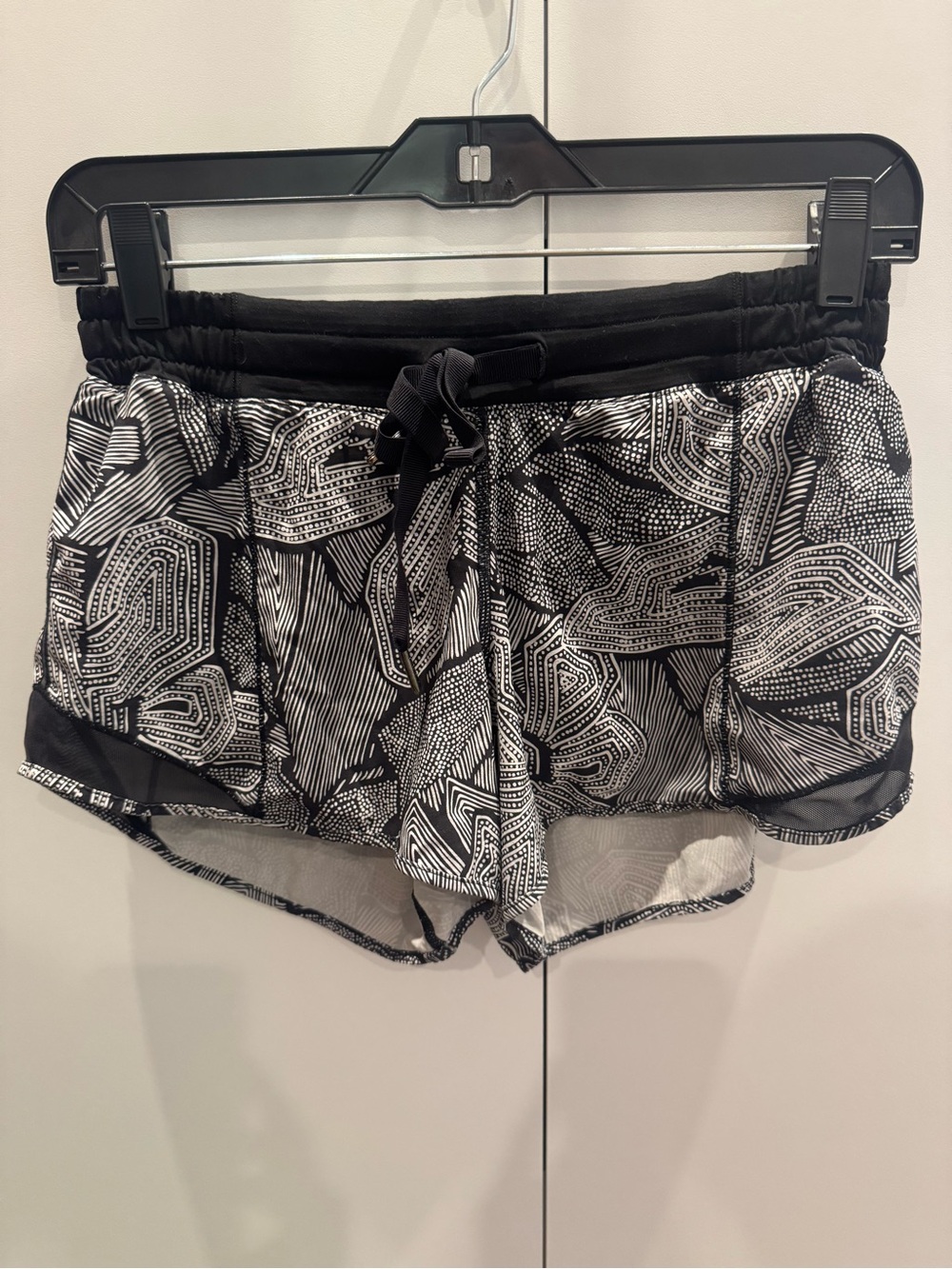 Lululemon - Black & White Printed Women’s Athletic Shorts
